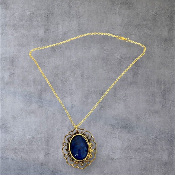Large oval faux lapis pendant gold tone plus matching necklace - Picture 4 of 7